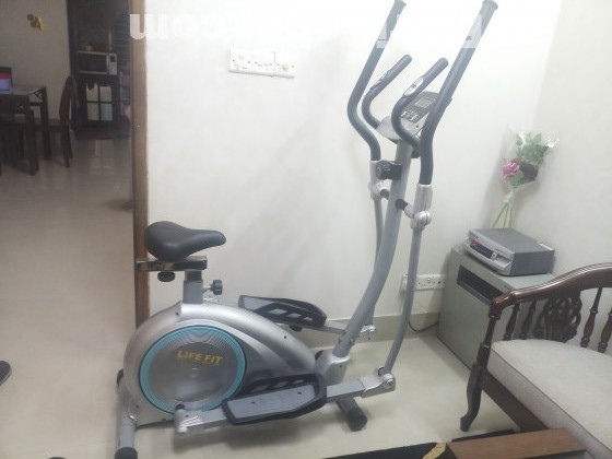 Cross trainer and cycling